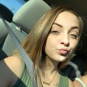 Meet your Posher, Makenzie